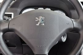 2013款标致307两厢1.6L手自一体舒适版