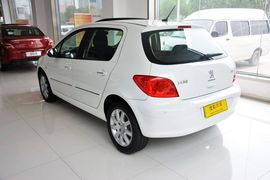 2013款标致307两厢1.6L手自一体舒适版