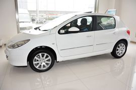 2013款标致307两厢1.6L手自一体舒适版