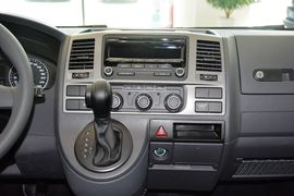 2014款大众凯路威2.0TSI四驱舒适版