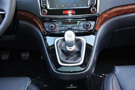 2013款哈弗H6运动版1.5T手动四驱精英型
