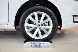 2013款斯柯达昕锐1.6L自动优选型