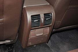 2012款大众迈腾四驱旅行车2.0TSI舒适版