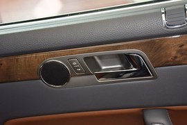 2012款大众辉腾3.0L精英定制型