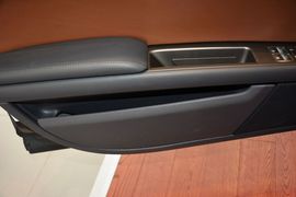 2012款大众辉腾3.0L精英定制型