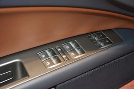 2012款大众辉腾3.0L精英定制型