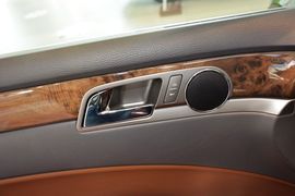 2012款大众辉腾3.0L精英定制型