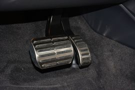 2012款大众辉腾3.0L精英定制型