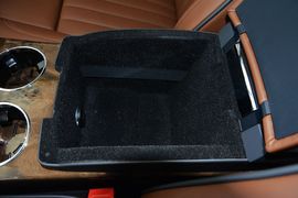 2012款大众辉腾3.0L精英定制型