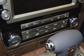 2012款大众辉腾3.0L精英定制型