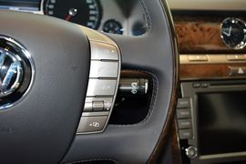 2012款大众辉腾3.0L精英定制型