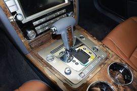 2012款大众辉腾3.0L精英定制型