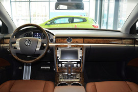 2012款大众辉腾3.0L精英定制型