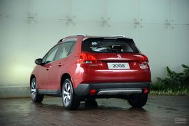 购车必看!雪佛兰创酷标致2008实用性对比