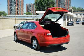 2015款斯柯达明锐1.6L自动逸俊版