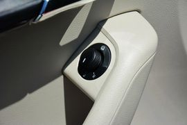 2015款斯柯达明锐1.6L自动逸俊版