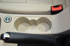 2015款斯柯达明锐1.6L自动逸俊版