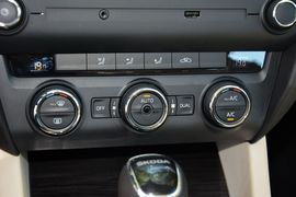 2015款斯柯达明锐1.6L自动逸俊版