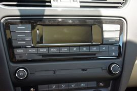 2015款斯柯达明锐1.6L自动逸俊版