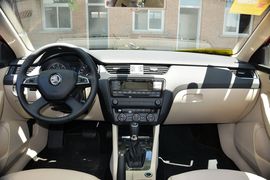 2015款斯柯达明锐1.6L自动逸俊版