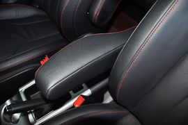 2013款哈弗H6运动版1.5T手动两驱精英型