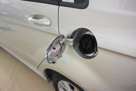 2013款北京汽车E150三厢版手动乐尚型