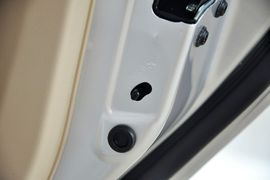 2013款北京汽车E150三厢版手动乐尚型