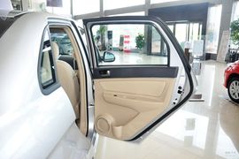 2013款北京汽车E150三厢版手动乐尚型