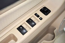 2013款北京汽车E150三厢版手动乐尚型