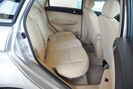 2013款北京汽车E150三厢版手动乐尚型