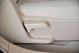 2013款北京汽车E150三厢版手动乐尚型