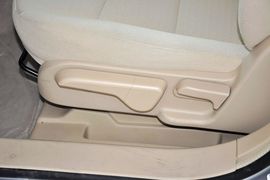 2013款北京汽车E150三厢版手动乐尚型