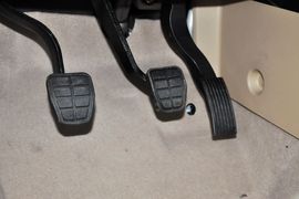 2013款北京汽车E150三厢版手动乐尚型