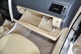 2013款北京汽车E150三厢版手动乐尚型