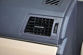 2013款北京汽车E150三厢版手动乐尚型