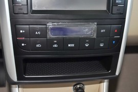 2013款北京汽车E150三厢版手动乐尚型