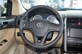 2013款北京汽车E150三厢版手动乐尚型