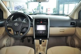 2013款北京汽车E150三厢版手动乐尚型