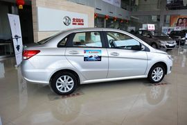 2013款北京汽车E150三厢版手动乐尚型