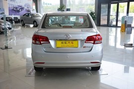 2013款北京汽车E150三厢版手动乐尚型