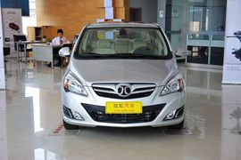 2013款北京汽车E150三厢版手动乐尚型