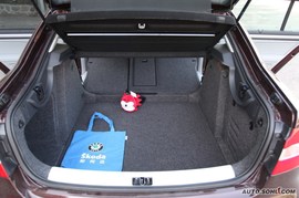 2009上海大众斯柯达昊锐试驾照片