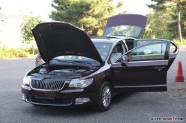 2009上海大众斯柯达昊锐试驾照片