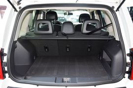 2014款Jeep自由客2.0L运动增强版