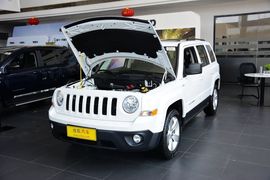 2014款Jeep自由客2.0L运动增强版