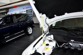 2014款Jeep自由客2.0L运动增强版