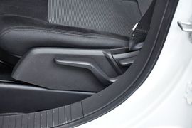 2014款Jeep自由客2.0L运动增强版