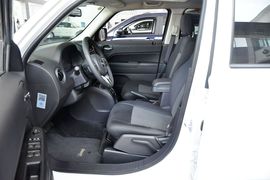 2014款Jeep自由客2.0L运动增强版