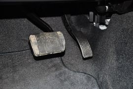 2014款Jeep自由客2.0L运动增强版