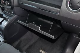 2014款Jeep自由客2.0L运动增强版